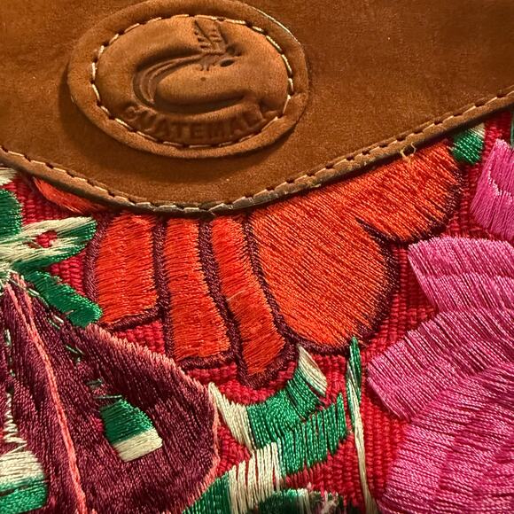 Guatemalan Huipil Floral Embroidered Crossbody Bag, Boho Artisan - Picture 4 of 5